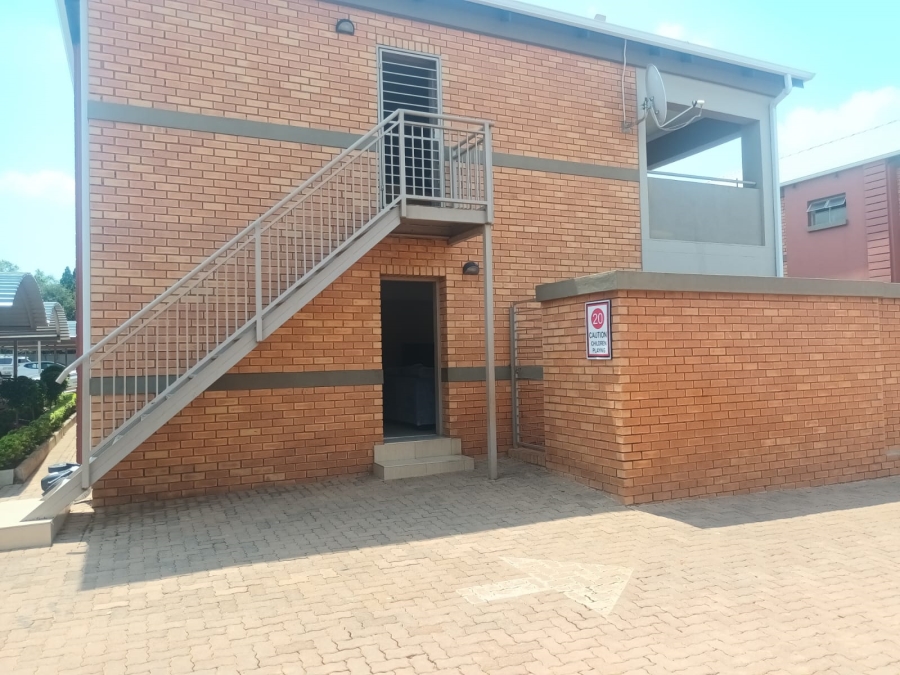 2 Bedroom Property for Sale in Andeon AH Gauteng
