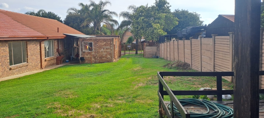 4 Bedroom Property for Sale in Suiderberg Gauteng