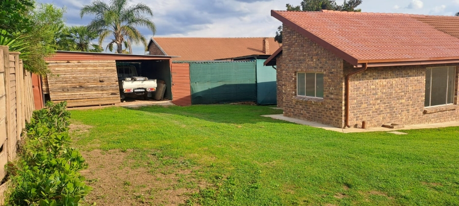 4 Bedroom Property for Sale in Suiderberg Gauteng