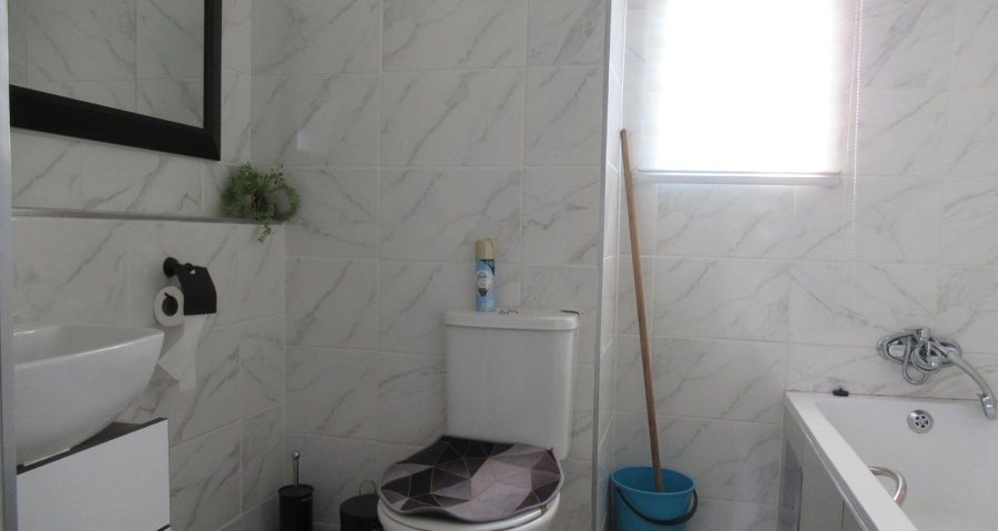 2 Bedroom Property for Sale in Fleurhof Gauteng