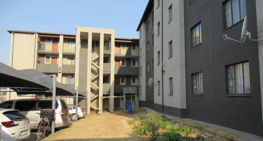 2 Bedroom Property for Sale in Fleurhof Gauteng