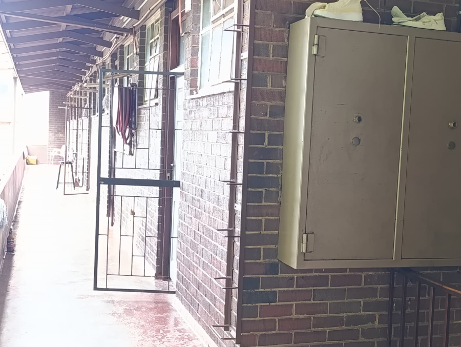 2 Bedroom Property for Sale in Baileys Muckleneuk Gauteng