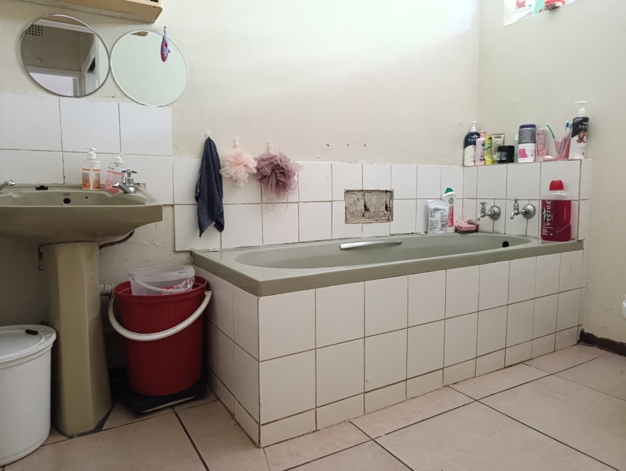 2 Bedroom Property for Sale in Baileys Muckleneuk Gauteng