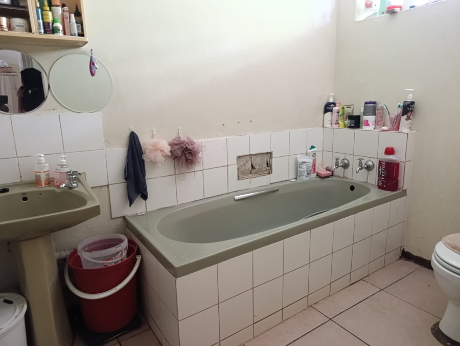 2 Bedroom Property for Sale in Baileys Muckleneuk Gauteng
