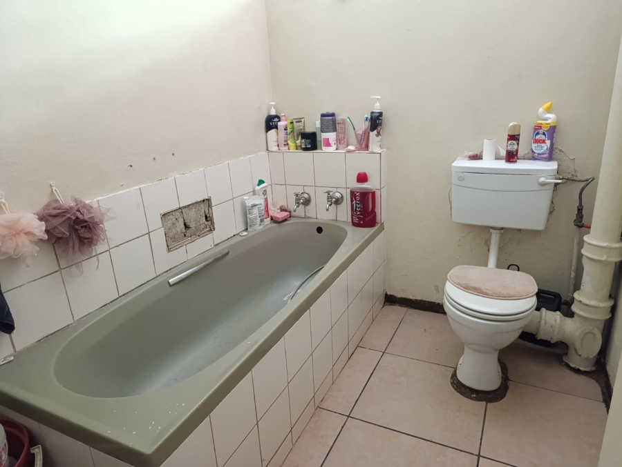 2 Bedroom Property for Sale in Baileys Muckleneuk Gauteng