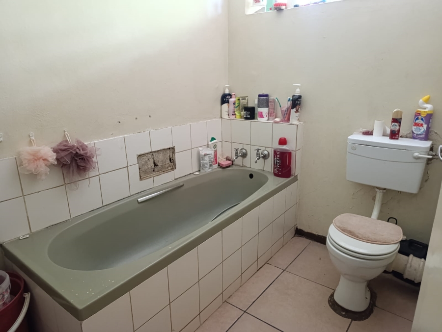 2 Bedroom Property for Sale in Baileys Muckleneuk Gauteng