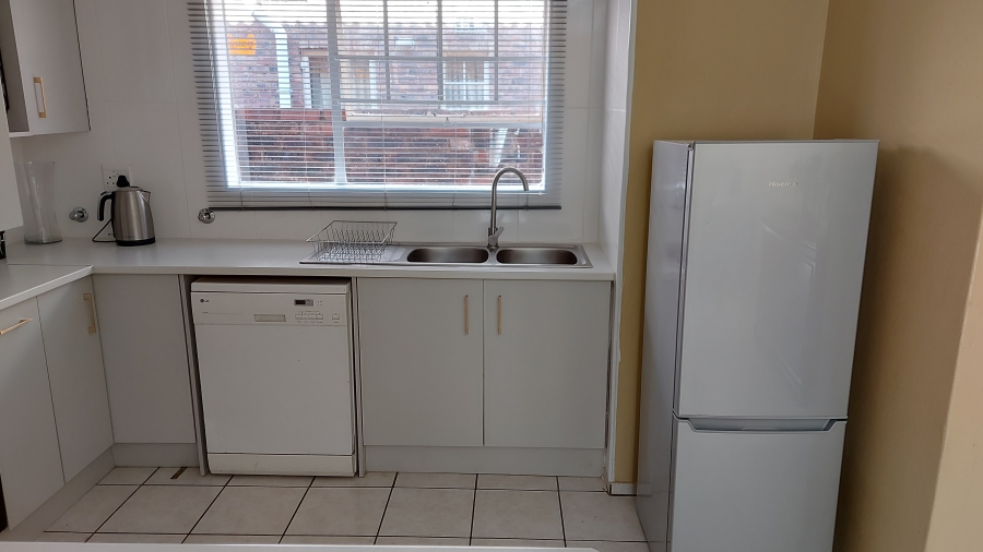To Let 2 Bedroom Property for Rent in Fairlead Gauteng