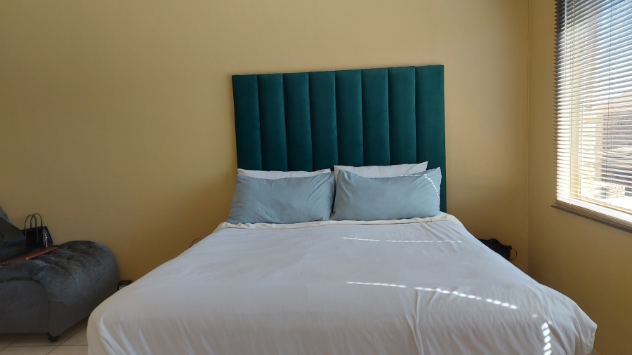 To Let 2 Bedroom Property for Rent in Fairlead Gauteng