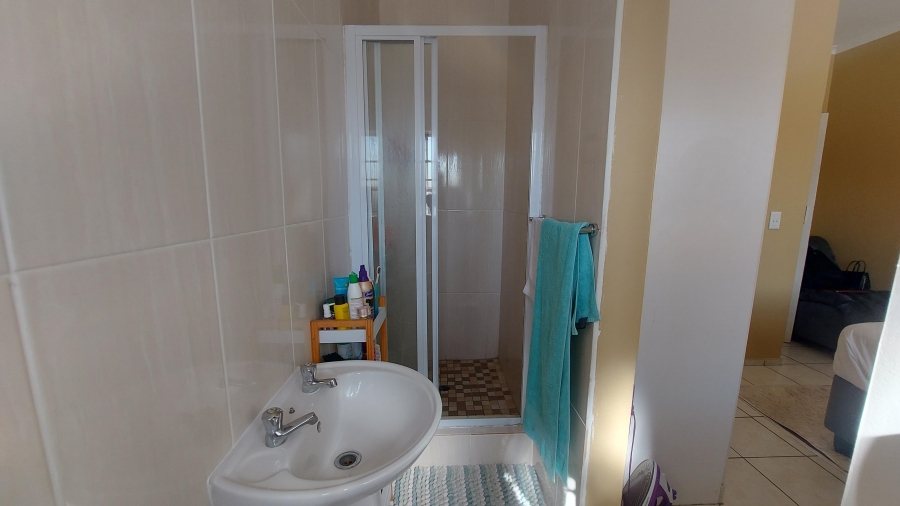 To Let 2 Bedroom Property for Rent in Fairlead Gauteng