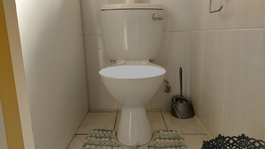 To Let 2 Bedroom Property for Rent in Fairlead Gauteng