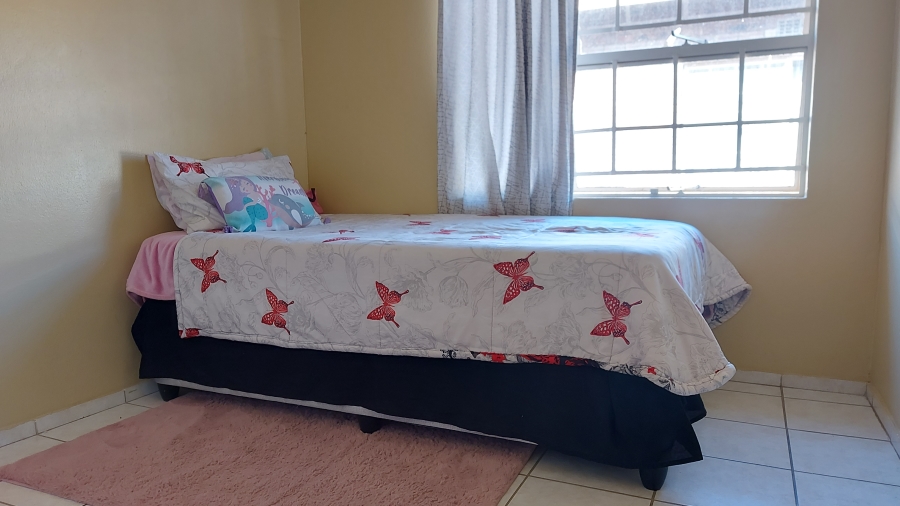 To Let 2 Bedroom Property for Rent in Fairlead Gauteng