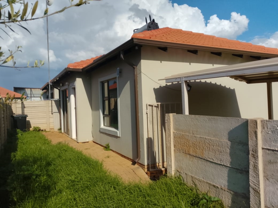 2 Bedroom Property for Sale in Alliance Gauteng
