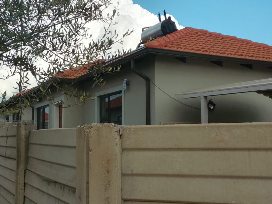 2 Bedroom Property for Sale in Alliance Gauteng
