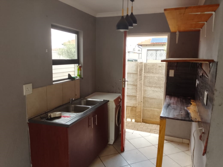 2 Bedroom Property for Sale in Alliance Gauteng