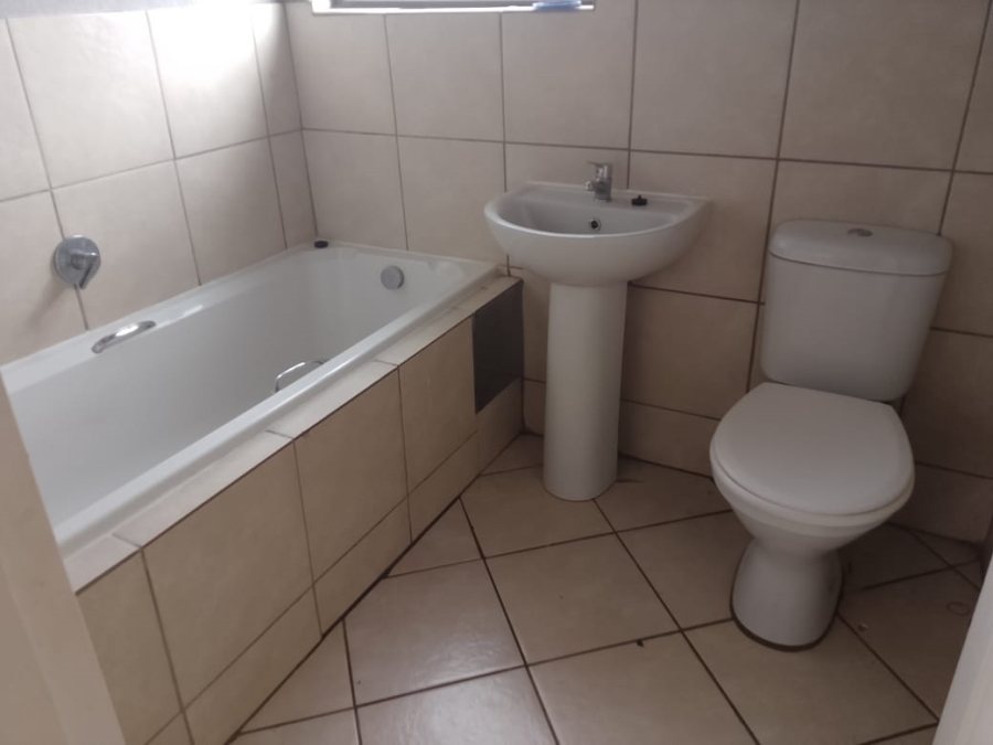 2 Bedroom Property for Sale in Alliance Gauteng