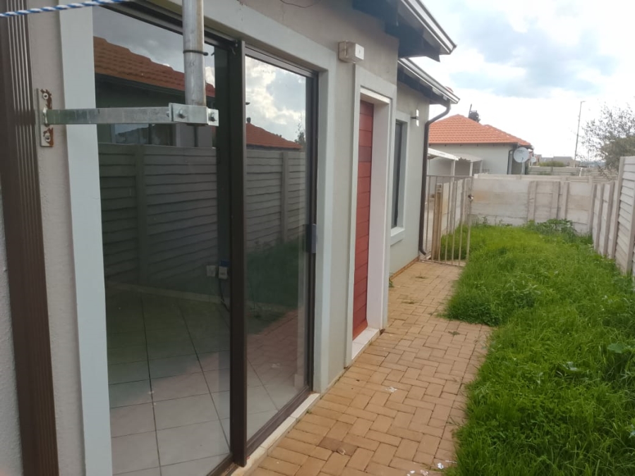 2 Bedroom Property for Sale in Alliance Gauteng
