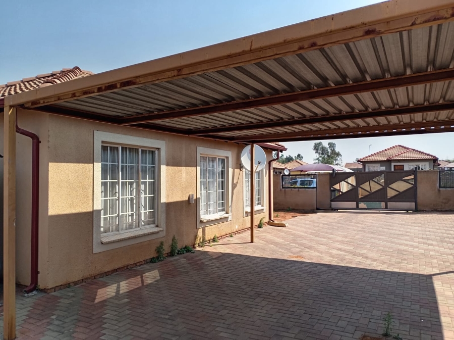 3 Bedroom Property for Sale in Elandspoort Gauteng