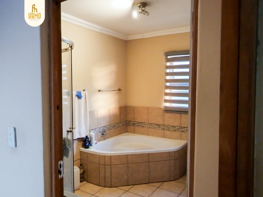 3 Bedroom Property for Sale in Vanderbijlpark SE 8 Gauteng