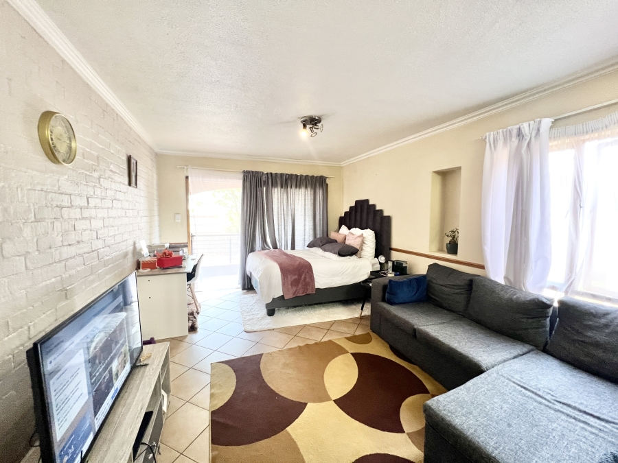 1 Bedroom Property for Sale in Halfway Gardens Gauteng