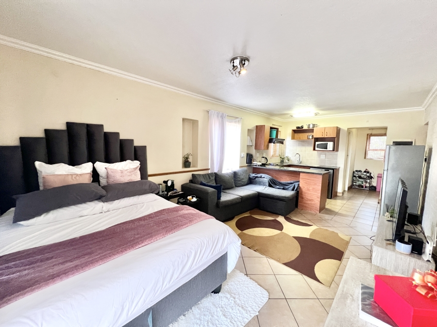 1 Bedroom Property for Sale in Halfway Gardens Gauteng