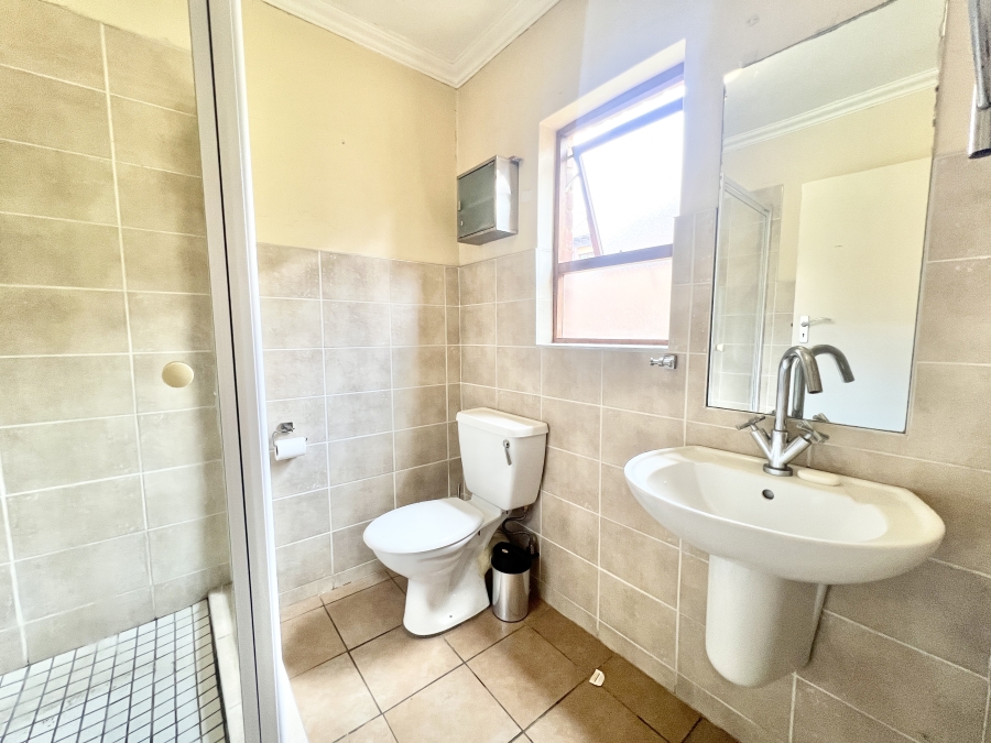 1 Bedroom Property for Sale in Halfway Gardens Gauteng