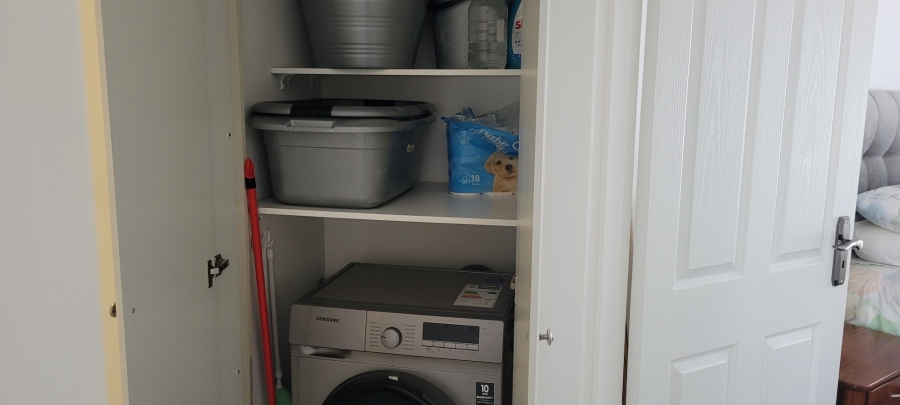 1 Bedroom Property for Sale in Victory Park Gauteng