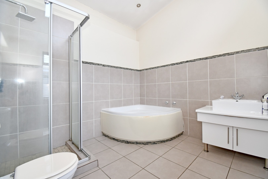 2 Bedroom Property for Sale in Bryanston Gauteng