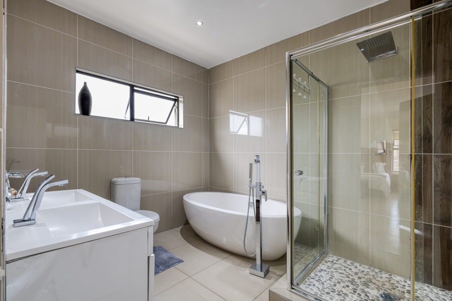 4 Bedroom Property for Sale in North Riding AH Gauteng