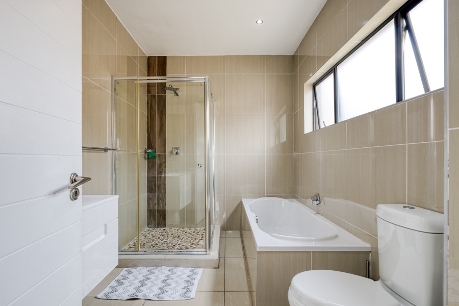 4 Bedroom Property for Sale in North Riding AH Gauteng