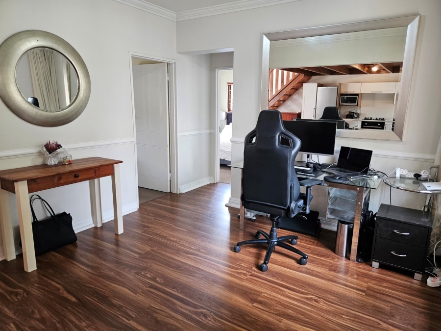 To Let 2 Bedroom Property for Rent in Melrose Gauteng