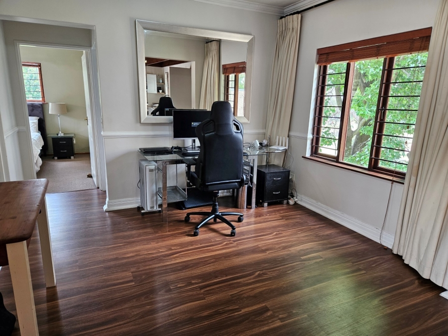 To Let 2 Bedroom Property for Rent in Melrose Gauteng