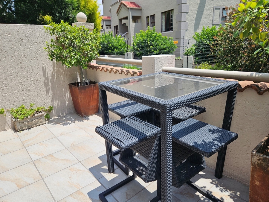 To Let 2 Bedroom Property for Rent in Melrose Gauteng