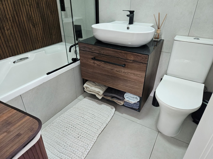 To Let 2 Bedroom Property for Rent in Melrose Gauteng