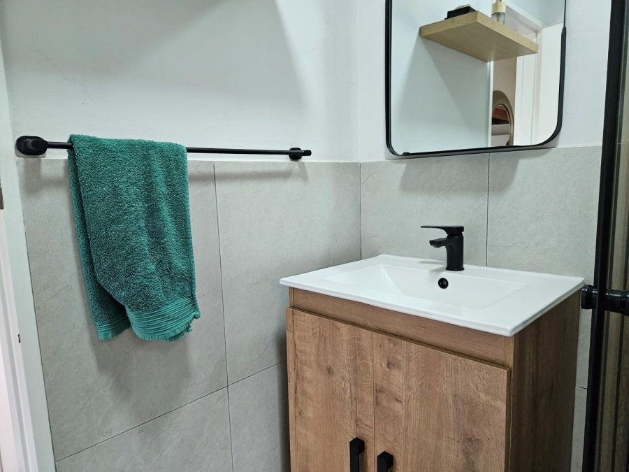 To Let 2 Bedroom Property for Rent in Melrose Gauteng