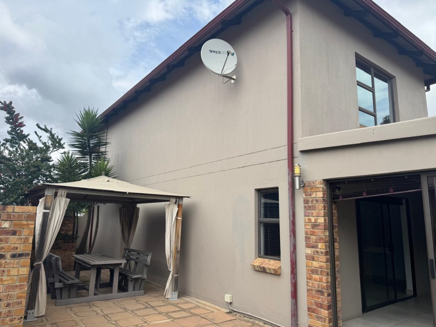 3 Bedroom Property for Sale in Cedar Creek Gauteng