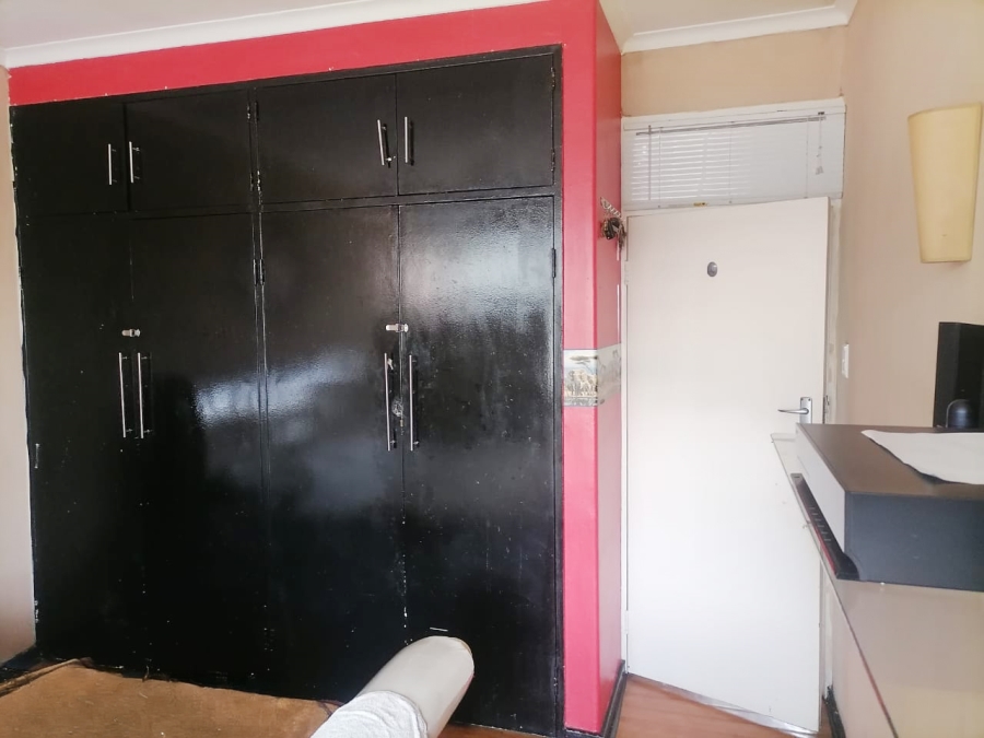 2 Bedroom Property for Sale in Windsor East Gauteng