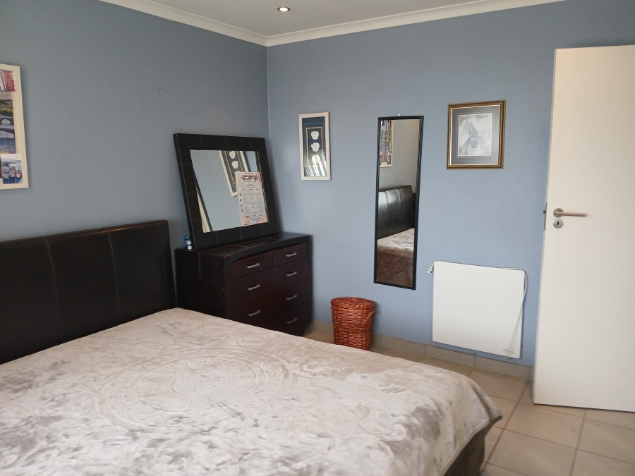 2 Bedroom Property for Sale in Constantia Kloof Gauteng