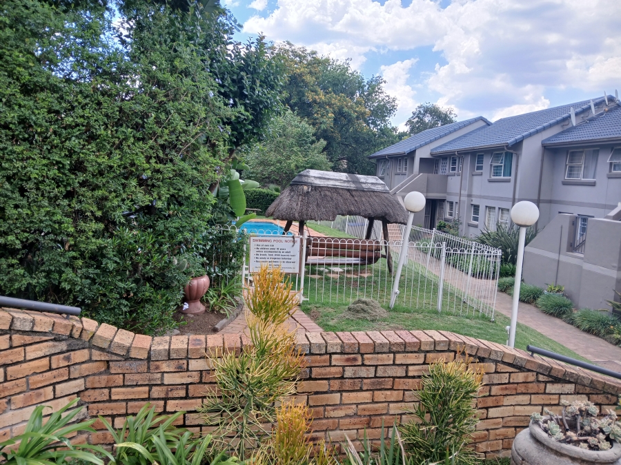 2 Bedroom Property for Sale in Constantia Kloof Gauteng