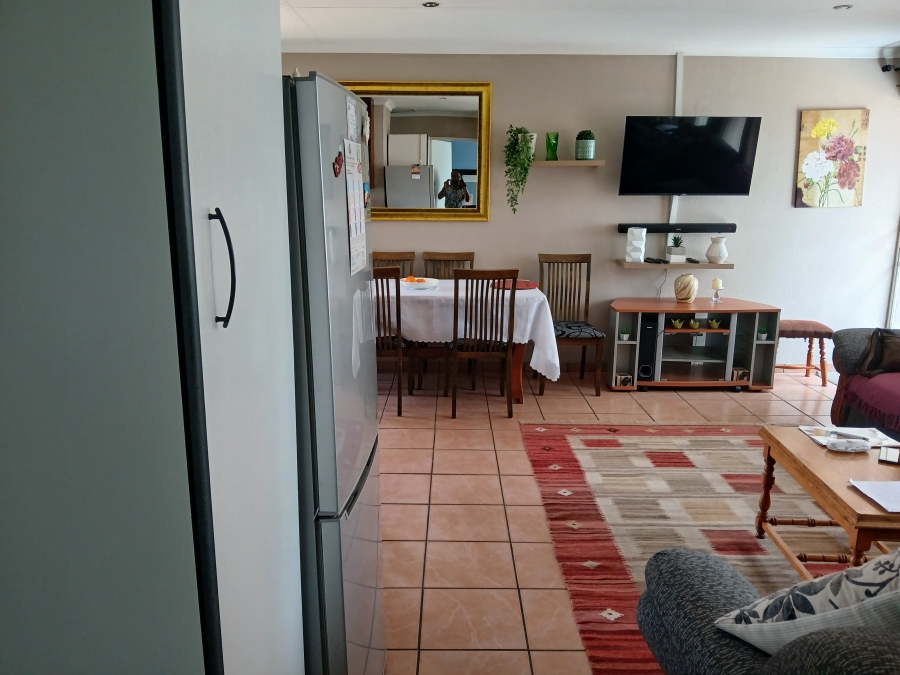 2 Bedroom Property for Sale in Constantia Kloof Gauteng