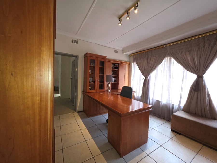 5 Bedroom Property for Sale in Ferndale Gauteng