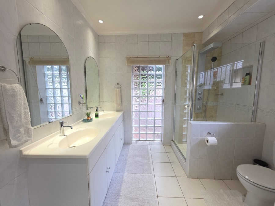 5 Bedroom Property for Sale in Ferndale Gauteng