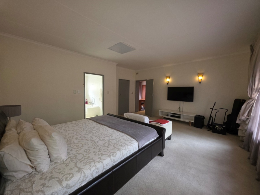 5 Bedroom Property for Sale in Ferndale Gauteng