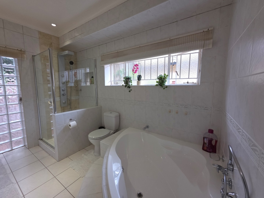 5 Bedroom Property for Sale in Ferndale Gauteng