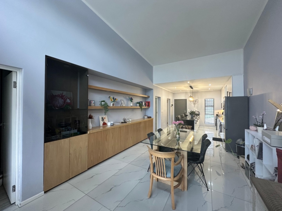 To Let 2 Bedroom Property for Rent in Craighall Gauteng