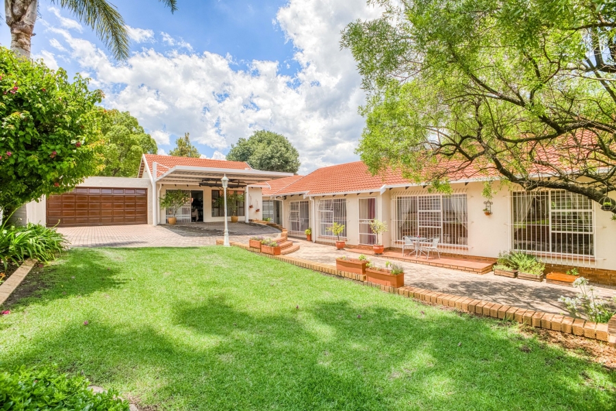 4 Bedroom Property for Sale in Douglasdale Gauteng