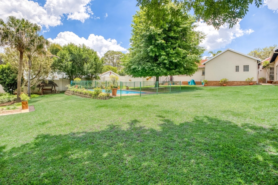 4 Bedroom Property for Sale in Douglasdale Gauteng