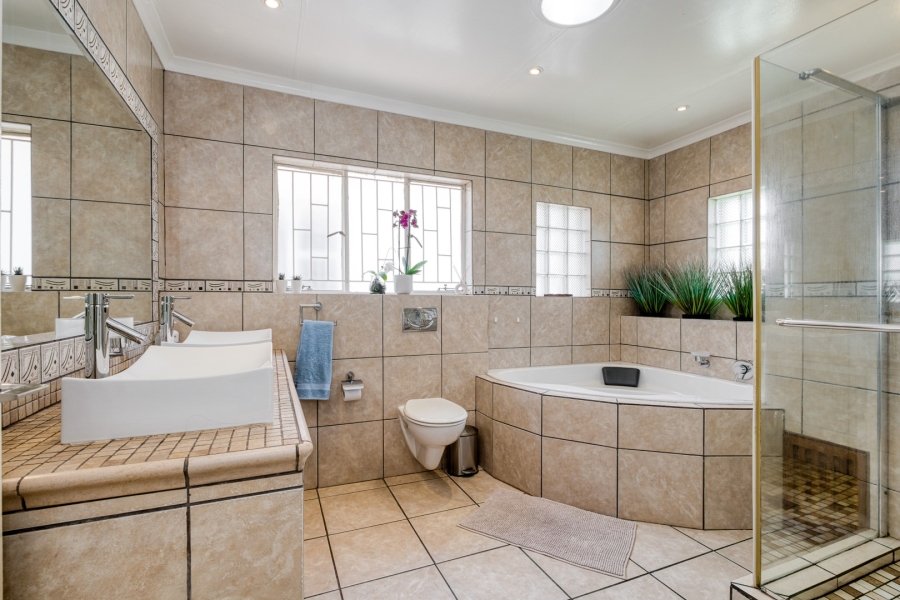 4 Bedroom Property for Sale in Douglasdale Gauteng