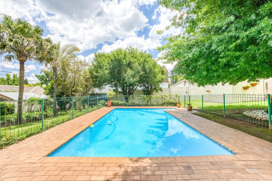 4 Bedroom Property for Sale in Douglasdale Gauteng