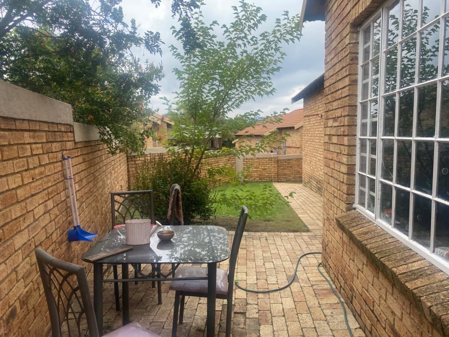 To Let 2 Bedroom Property for Rent in Honeydew Gauteng