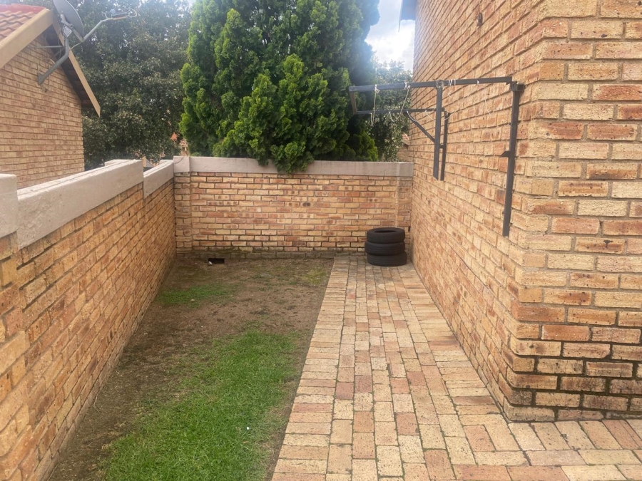 To Let 2 Bedroom Property for Rent in Honeydew Gauteng